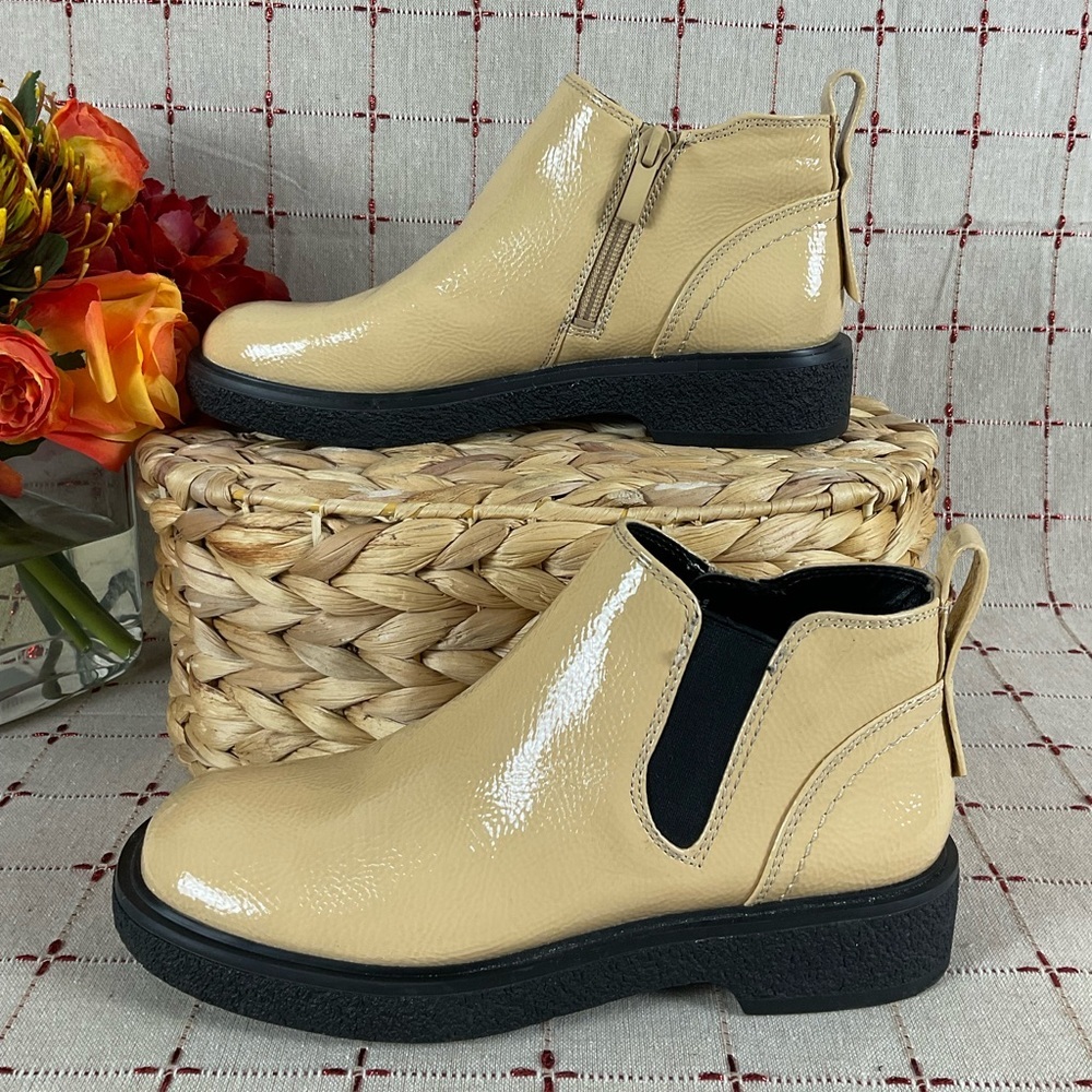 Franco Sarto “Jellisa” Patent Leather Low Ankle Boots Rich Beige Size 5 Bootie - Picture 3 of 6